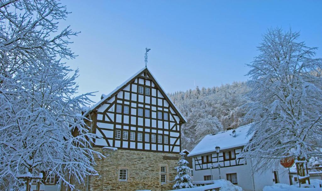 Waldhotel Im Wiesengrund 후트겐발트 외부 사진